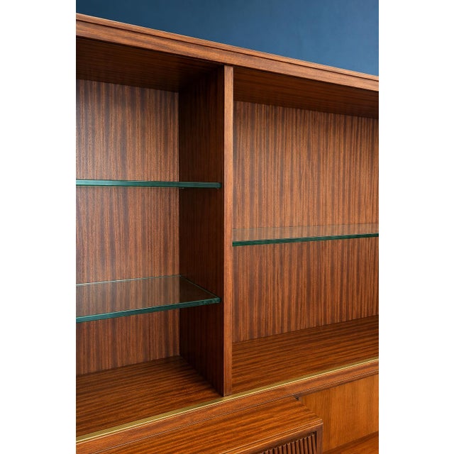 Mid-Century Modern Italian Bookcase in Striped Mahogany, 1950s For Sale - Image 6 of 9