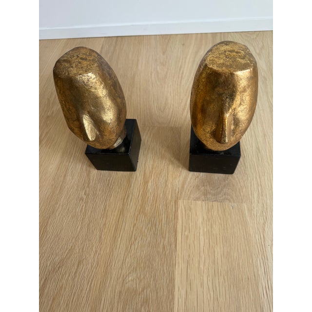 Gold Pair of Villa & House Alberto Statues / Sculptural Bookends | Cycladic-Inspired Gold Leaf Metal on Black Marble Bases, Heavy For Sale - Image 8 of 9