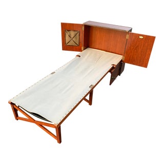 Vintage British Colonial Starbay Camping Bed Trunk For Sale