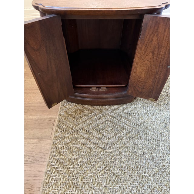 Vintage Davis Cabinet Company (Henredon)Mid Century Modern Walnut Drum Clover Side Table For Sale - Image 9 of 11