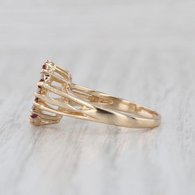 Modern 0.26ctw Ruby Diamond Open Heart Ring 14k Yellow Gold Size 5.75 For Sale - Image 3 of 8