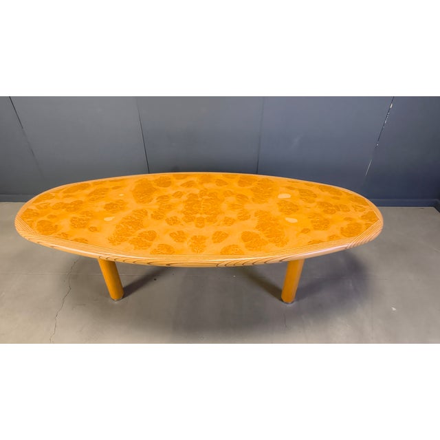 Dining Table in Burl and Elm Wood, 1980s, in Good conditions. Designed 1970 to 1979