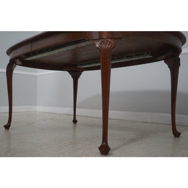 Stickley Queen Anne Cherry Dining Room Table W. 2 Leaves For Sale In Philadelphia - Image 6 of 18