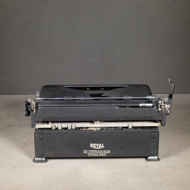 Black Antique Royal Aristocrat Typewriter c.1939 For Sale - Image 8 of 10