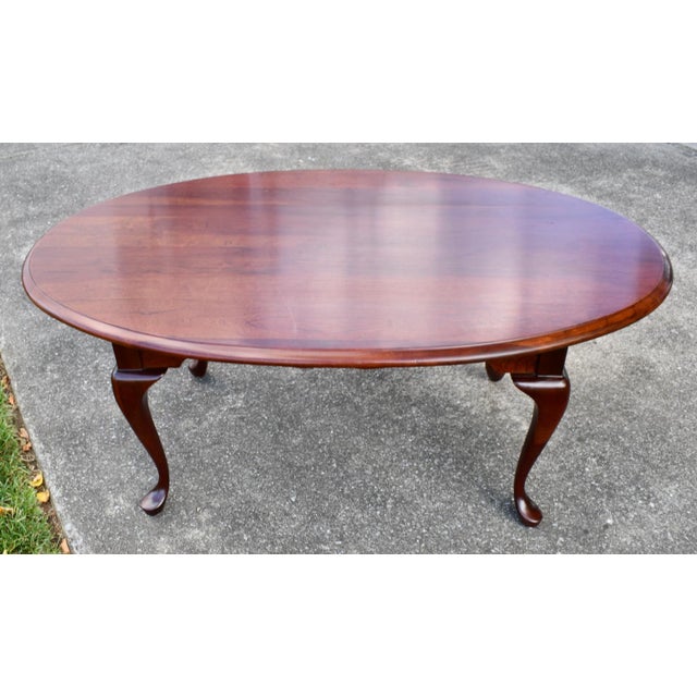 Pennsylvania House Solid Cherry Coffee Table Queen Anne Oval Vintage Cocktail For Sale - Image 11 of 15