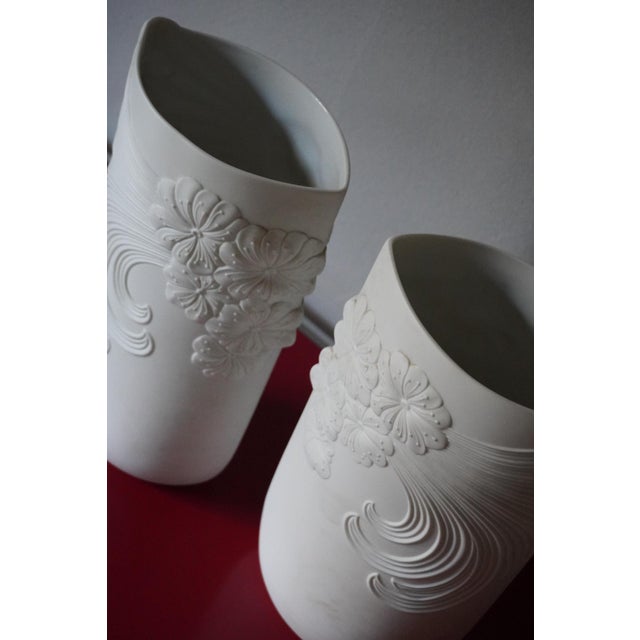 Vintage German Vases in Biscuit Porcelain from AK Kaiser, 1960s, Set of 2 For Sale - Image 3 of 6