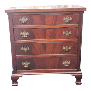 Antique George III Flame Mahogany 4-Drawer Bachelor Chest of Drawers, Circa 1890