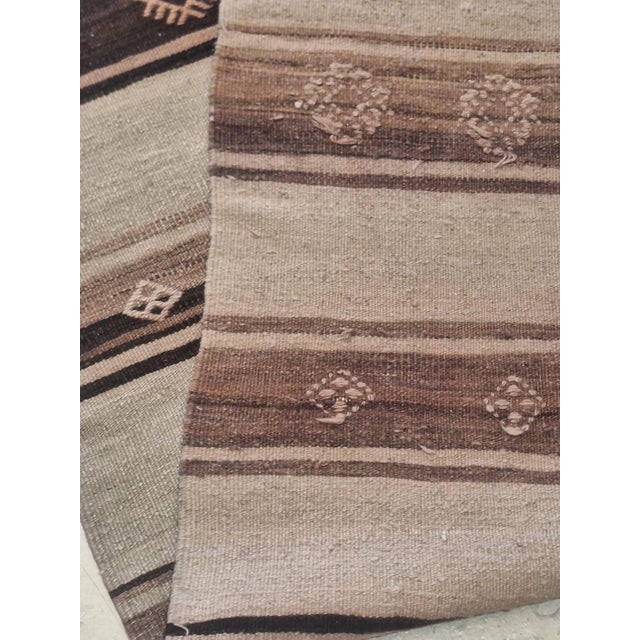 Ivory Vintage Navajo-Style Handwoven Wool Runner, 8’7” X 2’1” For Sale - Image 8 of 8
