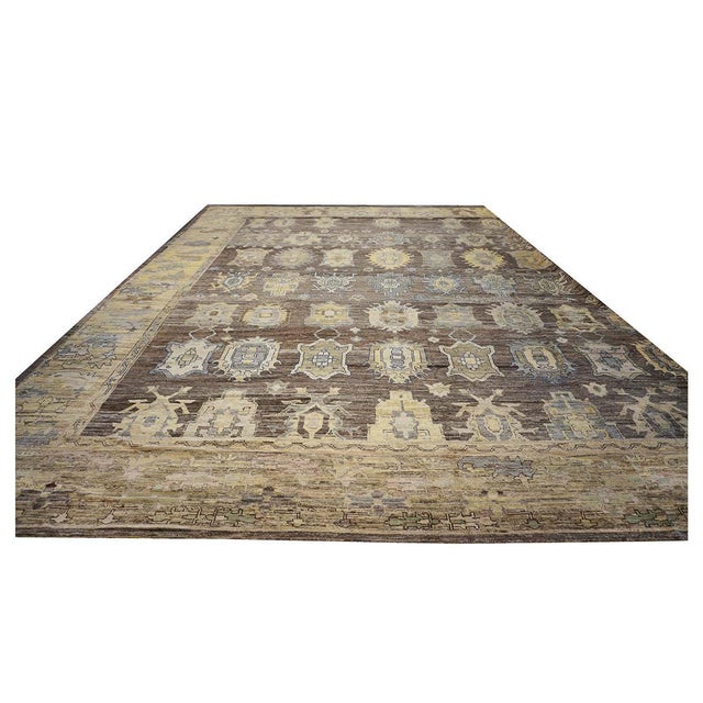 Condition: New Origin: Turkey Design: Oushak Actual size: 18'8" x 19'9" Thickness: 1/8" -1/4" Colors: Charcoal, Wheat,...