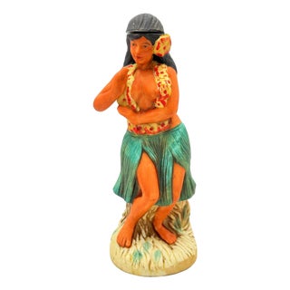 1976 Ceramic Hawaiian Hula Dancer in Lei and Grass Skirt For Sale