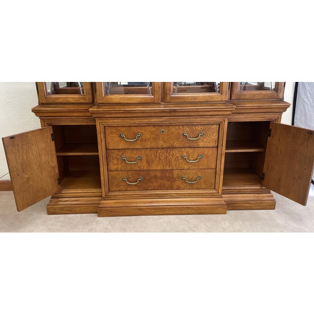 Thomasville British Gentry Lighted China Chairish