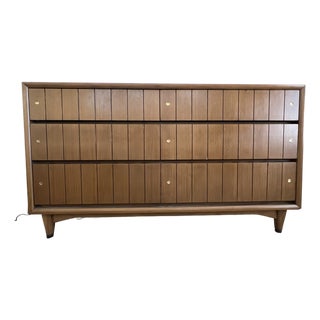 1960s Kroehler Mid-Century Modern Dresser With Drawers For Sale