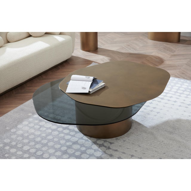 2020s Set of 3 Modern Irregular Shaped Kaylee Coffee Table Set in Brass For Sale - Image 5 of 14