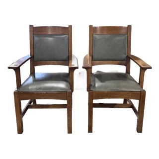 Late 20th Century Pair of Stickley Mission Oak Leather Cottage Arm Chairs For Sale