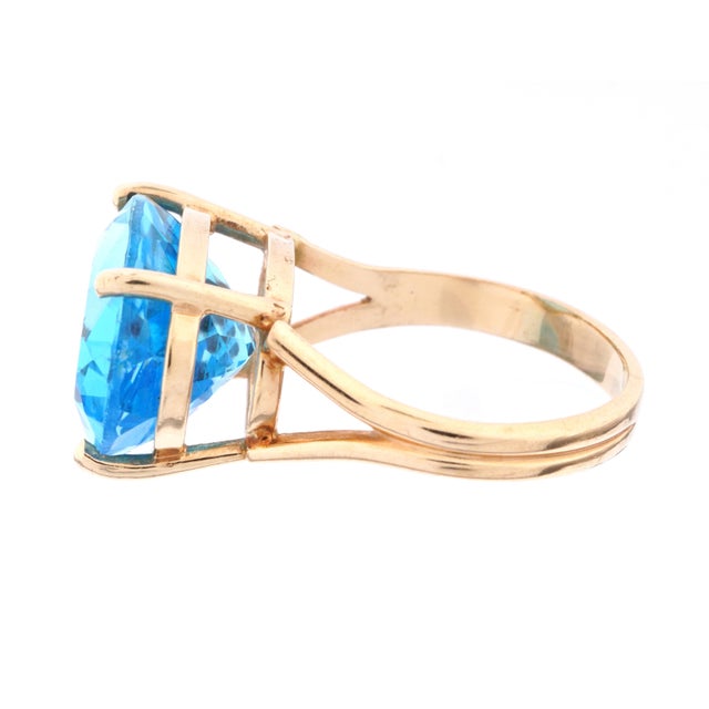 14k Gold Oval Blue Topaz Cocktail Ring For Sale - Image 4 of 8