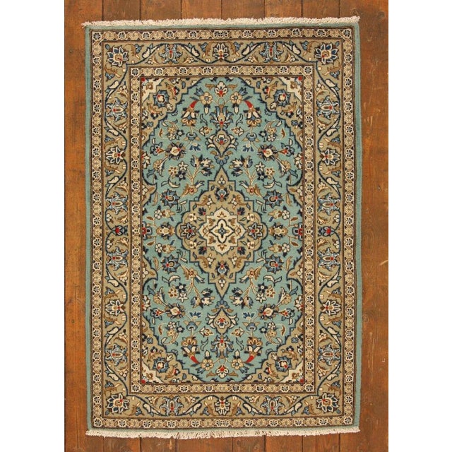 Middle Eastern Rug in Wool For Sale - Image 4 of 11