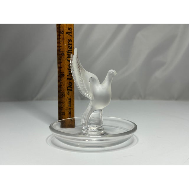 White Mid 20th Century Lalique Frosted Crystal Dove Ring Tray - Thalie France For Sale - Image 8 of 10