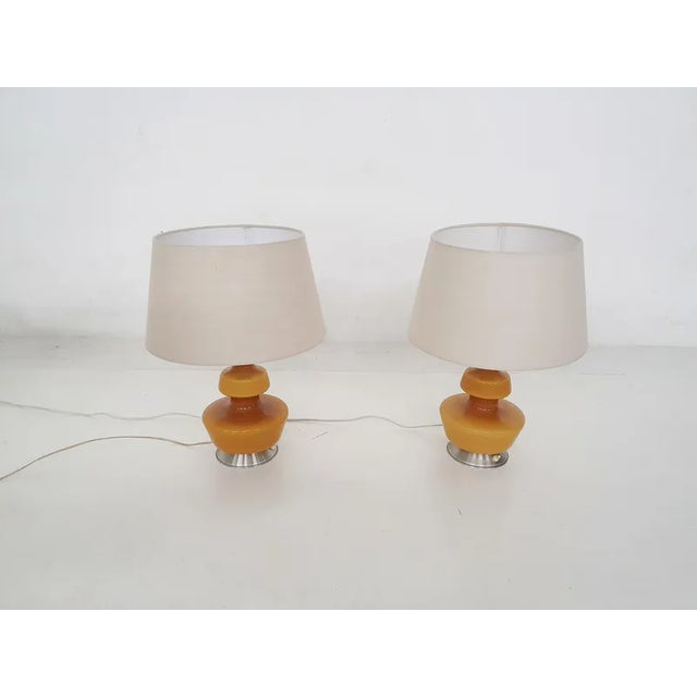 1960s Mid-Century Yellow Glass Table Lights, Belgium 1960s, Set of 2 For Sale - Image 5 of 6