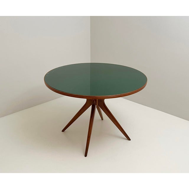 Vintage Round Table, 1950s, in Flawless conditions. Designed 1950 to 1959