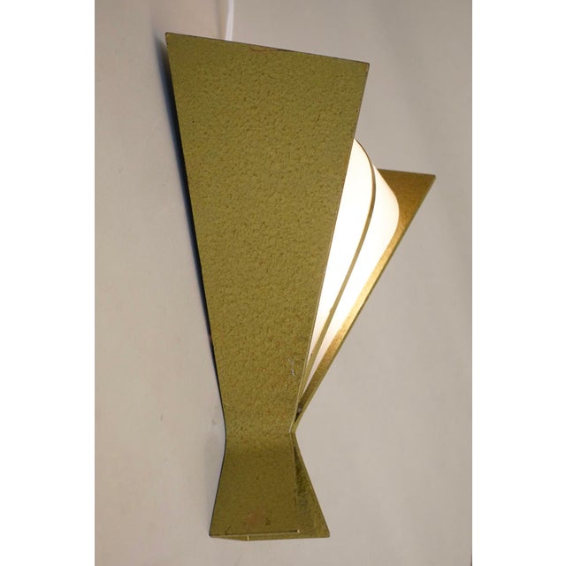 1950s Minty Rare Nos Virden Atomic Modern Space Age Slag Glass Bakelite Brass Architectural Wall Lamp For Sale In Los Angeles - Image 6 of 11