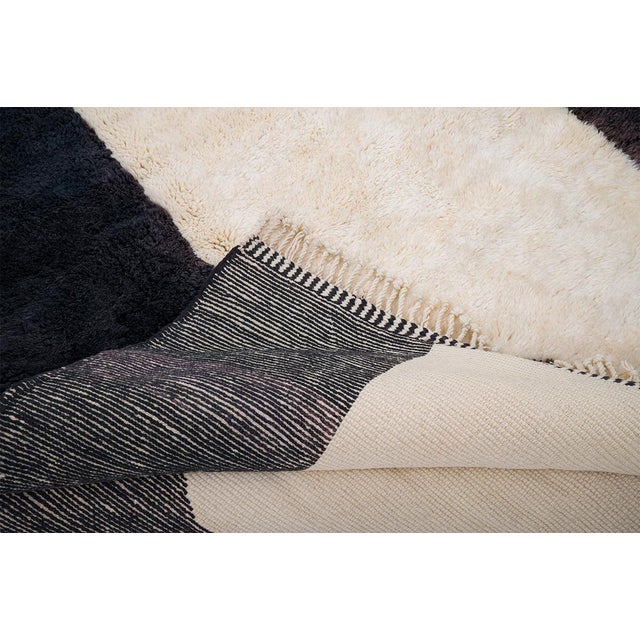 2020s Abstract Silhouette Hand-Knotted Moroccan Wool Rug | 9'9" X 7'2" | One of a Kind For Sale - Image 5 of 7
