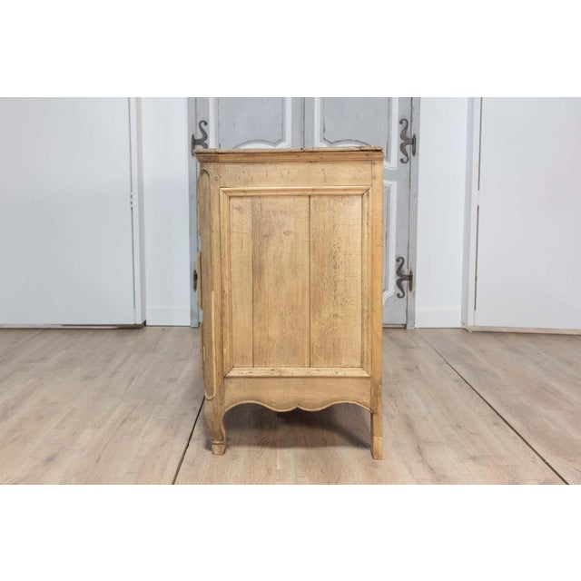 Beige 18th Century French Commode For Sale - Image 8 of 12