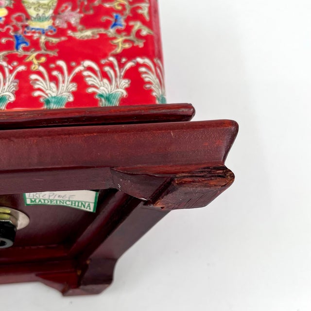 Vintage Chinoiserie Red Ceramic Diamond Shaped Lamp For Sale - Image 11 of 11