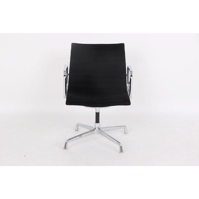 Model EA108 Swivel Chair by Charles and Ray Eames for Herman Miller, 1950s, in Very Good conditions. Designed 1950 to 1959...