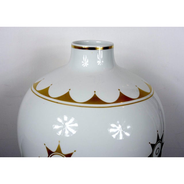 White Giant Lorenz Hutschenreuther Porcelain Vase, 1890s For Sale - Image 8 of 10