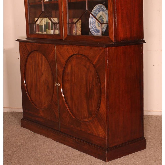 18 Century Hepplewhite Bookcase in Mahogany, 1775 For Sale - Image 12 of 16