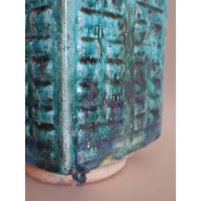 Photo inspiration: Mid Century Turquoise Glaze Rectangular Vase Photo Inspiration