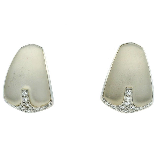 1980s Pair of Italian 18k White Gold Smoky Quartz & Diamond Sculptural Earrings For Sale - Image 4 of 14