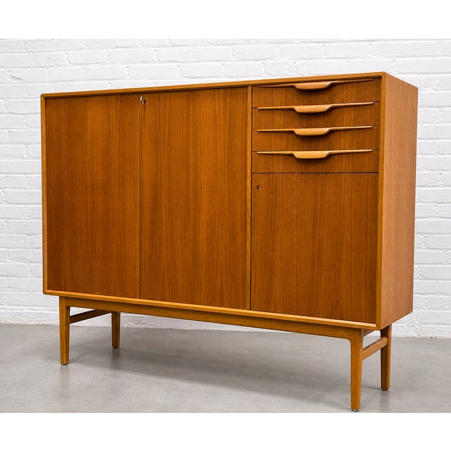 1960s Mid Century Modern Teak Highboard Sideboard | Swedish Credenza by Beril Fridhagen for Bodafors, Vintage Scandinavian Bar Cabinet, 1960s For Sale - Image 5 of 15