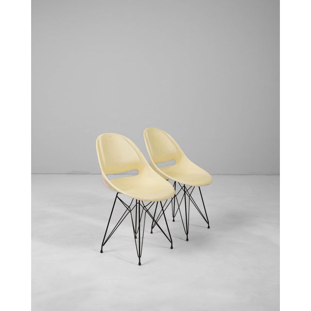 20th Century Czech Fiberglass Chairs By Miroslav Navratil For Vertex - A Pair For Sale - Image 9 of 18