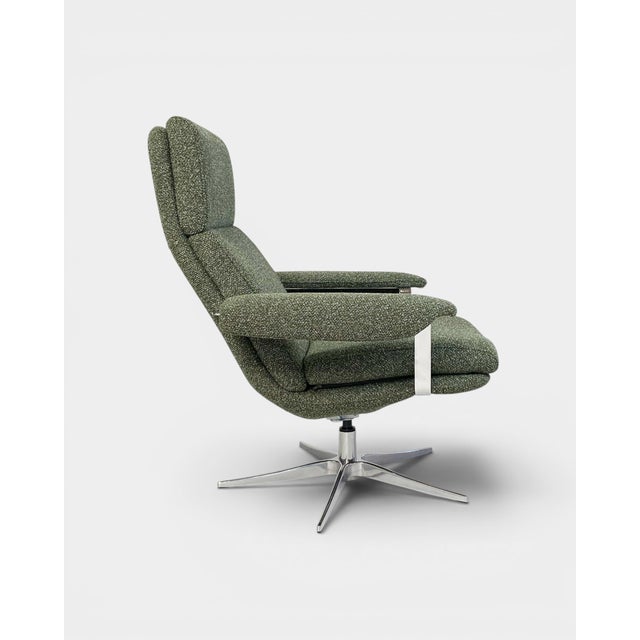 Mid-Century Modern Ergonomic Lounge Chair in Green Wool Bouclé by Mood Copenhagen, 2010s For Sale - Image 3 of 10