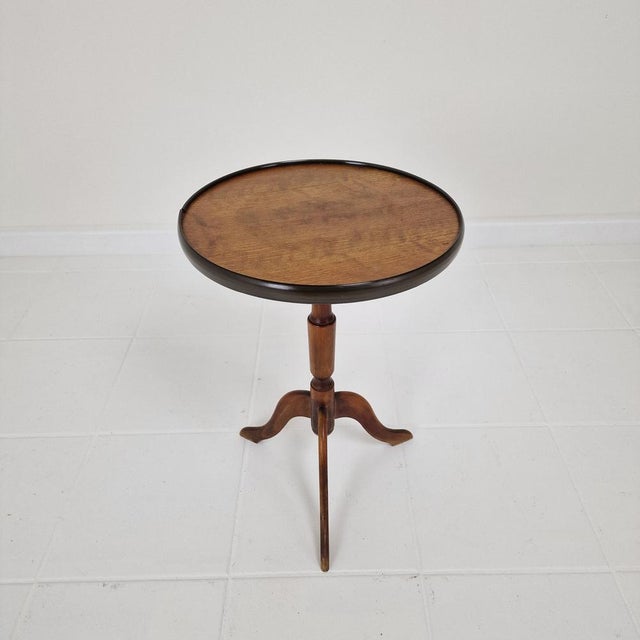 1950s Georgian Revival English Mahogany Tripod Table, 1950s For Sale - Image 5 of 12