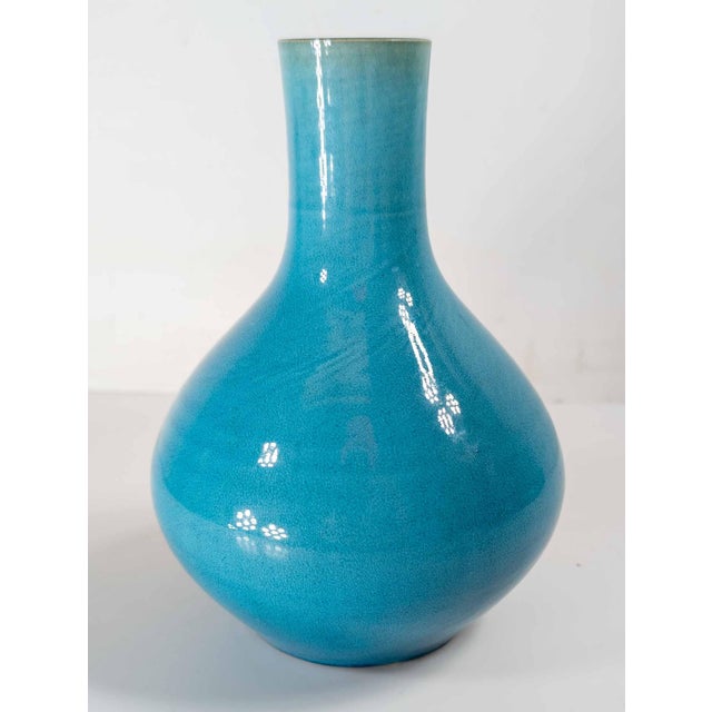 20th Century Japanese Electric Blue Turquoise Kangxi Style Bottle Vase For Sale In New York - Image 6 of 16