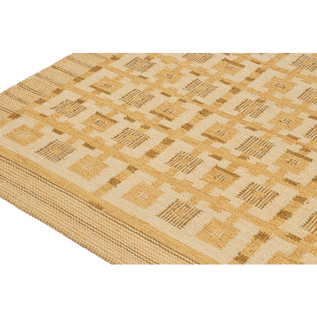 Rug & Kilim’s Scandinavian Style Kilim with Gold Geometric Pattern - 6x9 For Sale In New York - Image 6 of 7