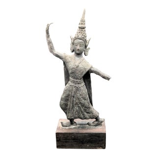 Early 20th Century Bronze Thai/Siamese Apsara Dancing Statue For Sale