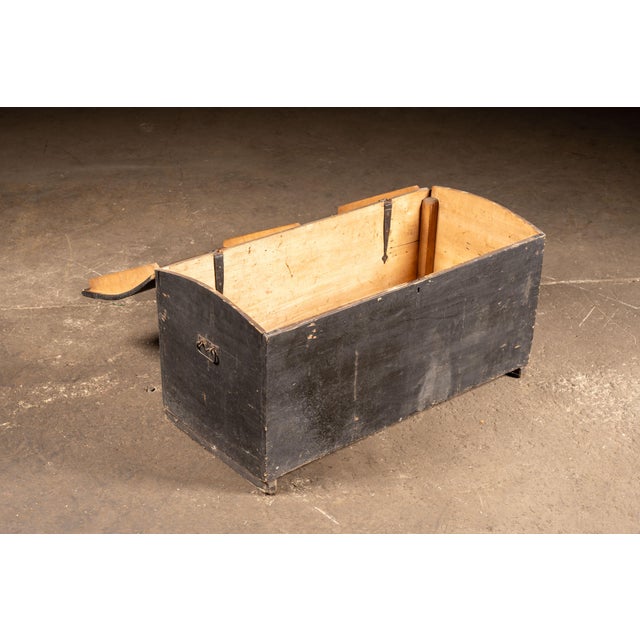 Traditional Late 19th Century "Jules D’Hooge" Belgian Immigrant Trunk For Sale - Image 3 of 10