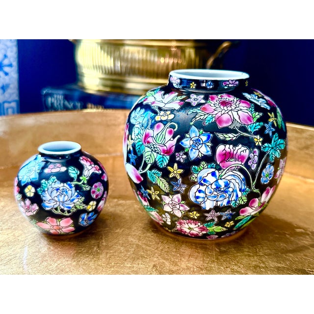Late 20th Century Vintage Famille Noire Porcelain Lidded Floral Ginger Jars - Set of 2 For Sale - Image 5 of 9