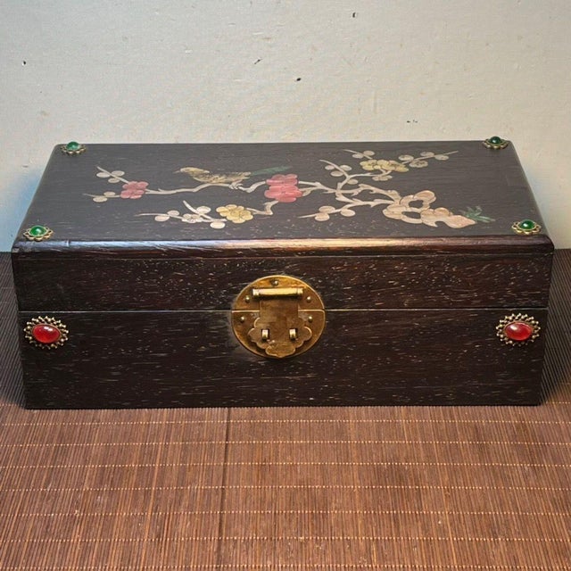 Chinese Padauk Wood Mother-of-Pearl Inlaid Magpie Jewelry Box For Sale - Image 4 of 9
