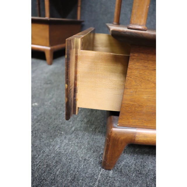 Mid 20th Century Heritage Henredon Mid Century Nightstand - a Pair For Sale - Image 9 of 12