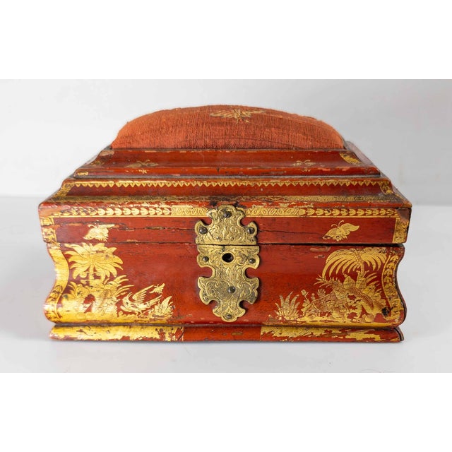 19th Century English or French Red Lacquer Gilt Chinoiserie Sewing Box For Sale - Image 4 of 16