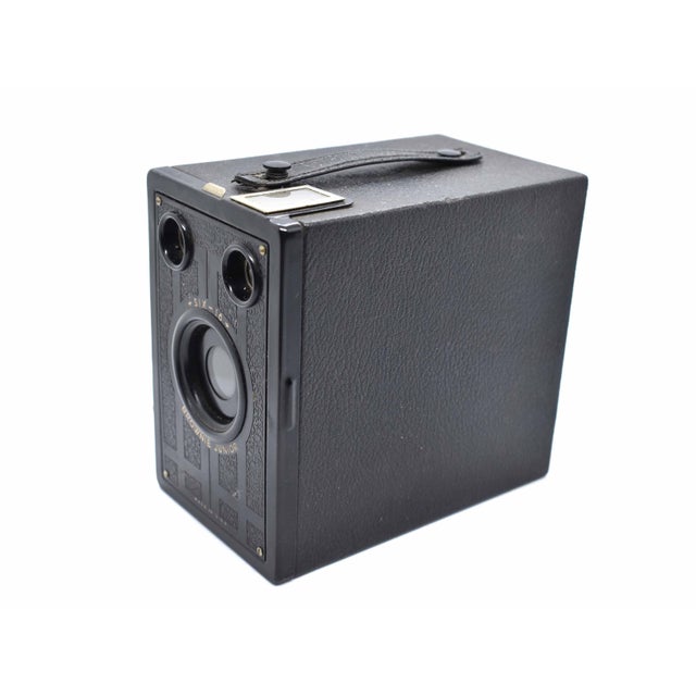 Eastman Kodak 1930s Kodak Six-16 Brownie Junior Box Camera For Sale - Image 4 of 9