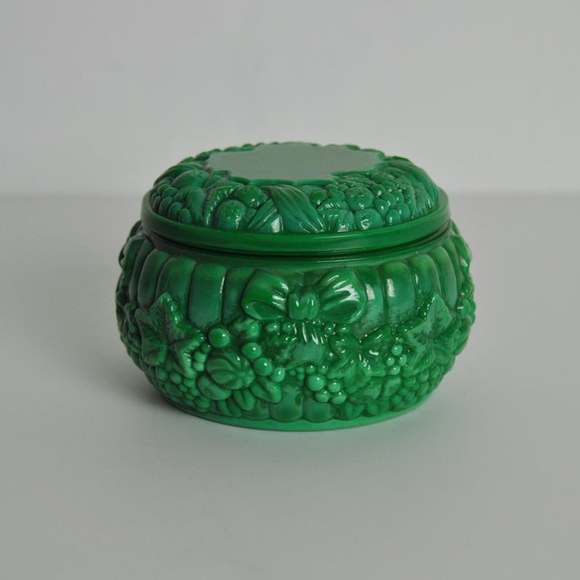 Emerald Green Malachite Glass Trinket Box, 1950s-1960s For Sale - Image 9 of 9