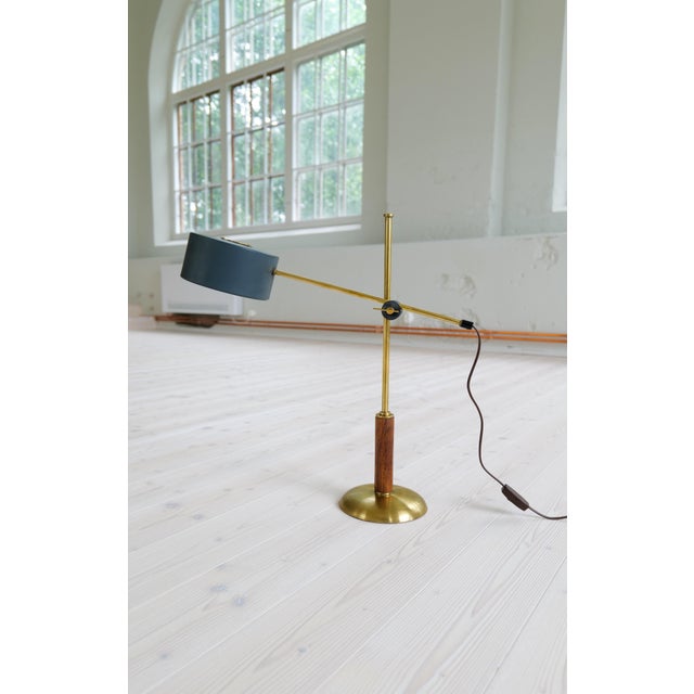 Midcentury Modern Brass and Walnut Table Lamp by Einar Bäckström, Sweden, 1950 For Sale - Image 16 of 18