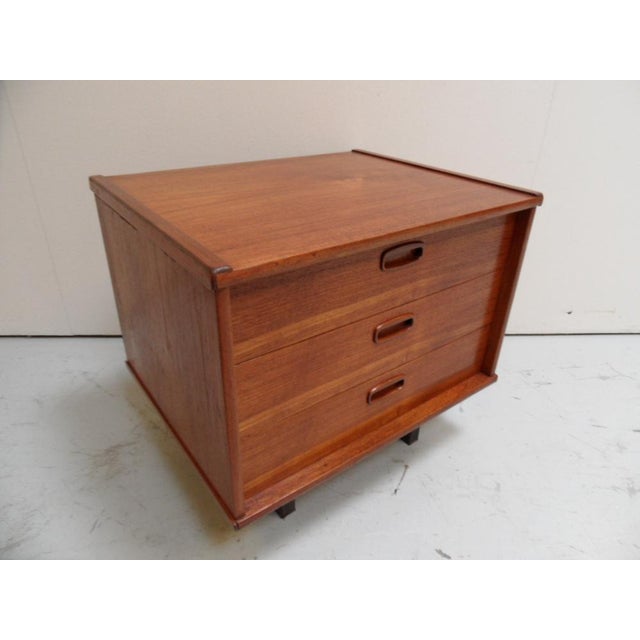 Mid-Century Modern Teak Chest of Drawers, 1950s For Sale - Image 9 of 10