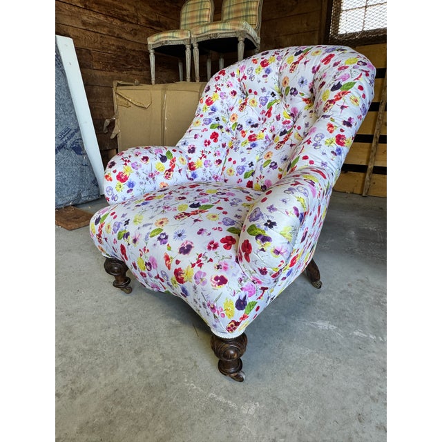 Antique French Napoleon III Tufted Club Chair in Vibrant Pansy Floral – Robust Turned Legs For Sale - Image 4 of 5