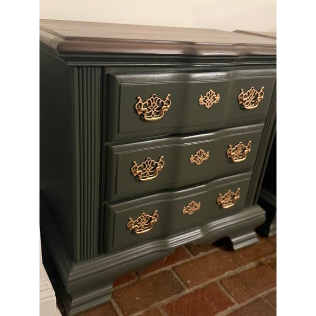 Bassett Vintage Vaughan-Bassett 3-Drawer Nightstands in Deep Green, Pair For Sale - Image 4 of 6